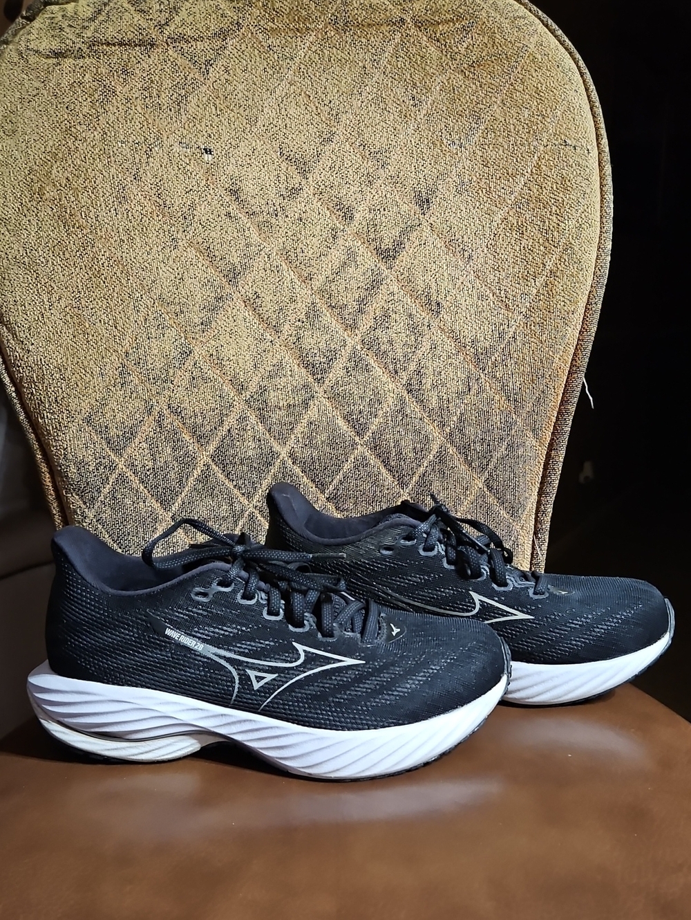 Mizuno Wave Rider 28 Black White Lace Up Sneakers Running Shoes